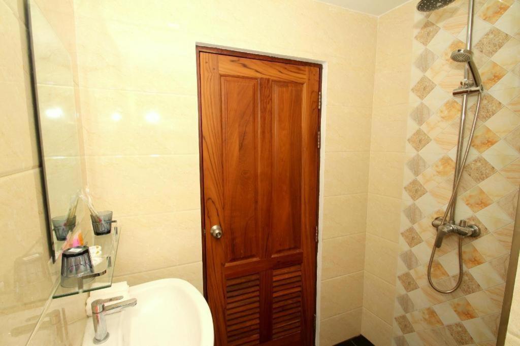 Gemsy Hotel Yangon Extérieur photo