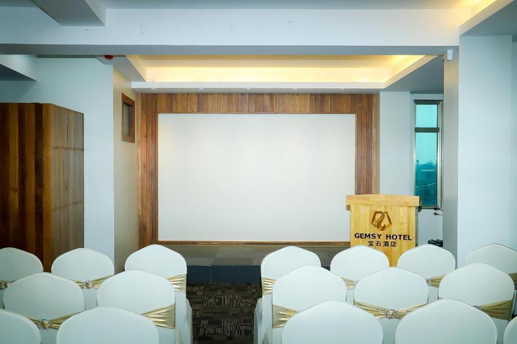 Gemsy Hotel Yangon Extérieur photo