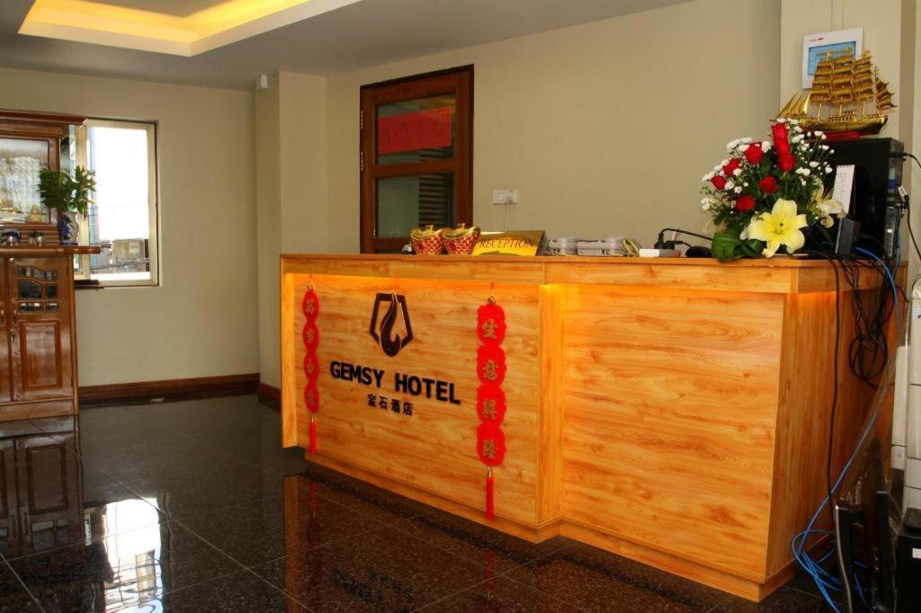Gemsy Hotel Yangon Extérieur photo
