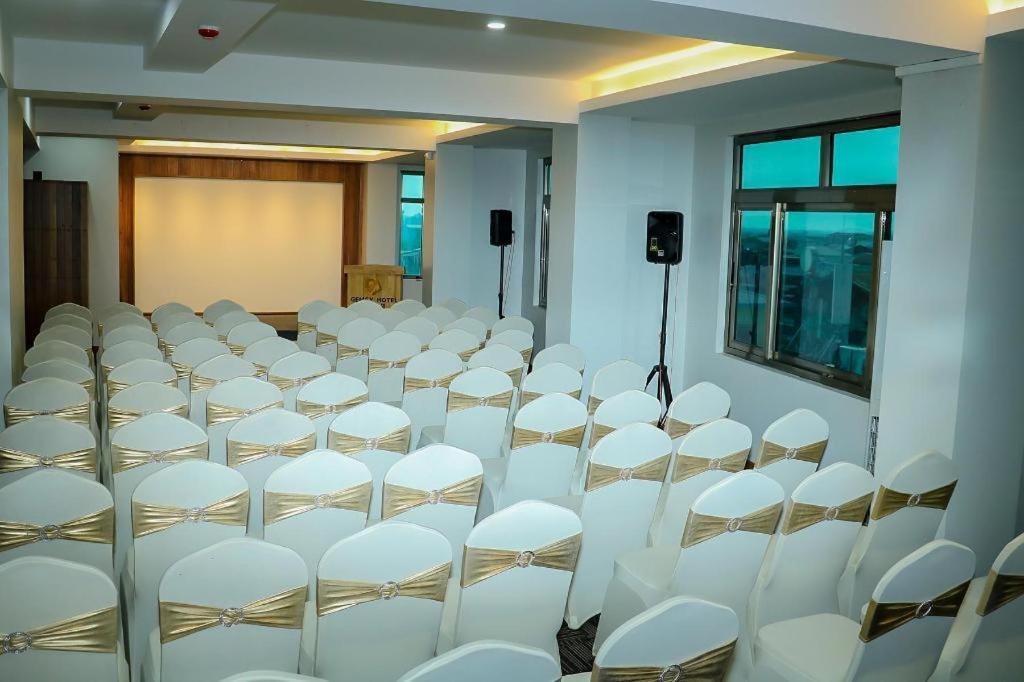 Gemsy Hotel Yangon Extérieur photo